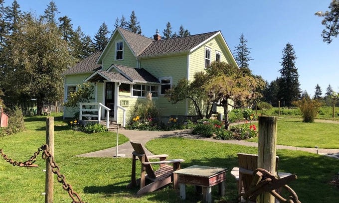 Langley Otro | Restauración completa de 1907 Anderson Farmhouse, pacífica y un paso atrás en el tiempo