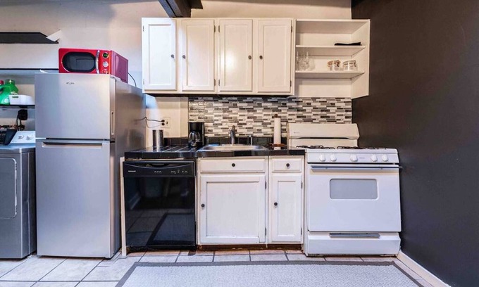 Washington Square West Apartamento | 1918 Duplex with Character City Center