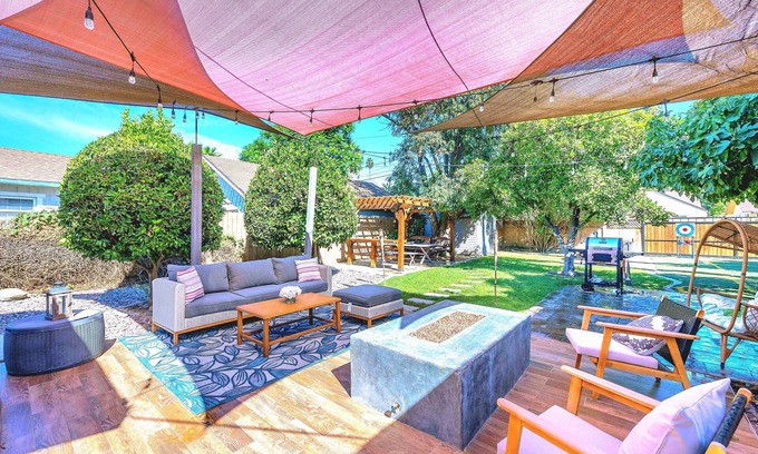 Riverside Casa | 1919 Modern Craftsman Casita with Backyard Oasis - New AC - Free EV Charging