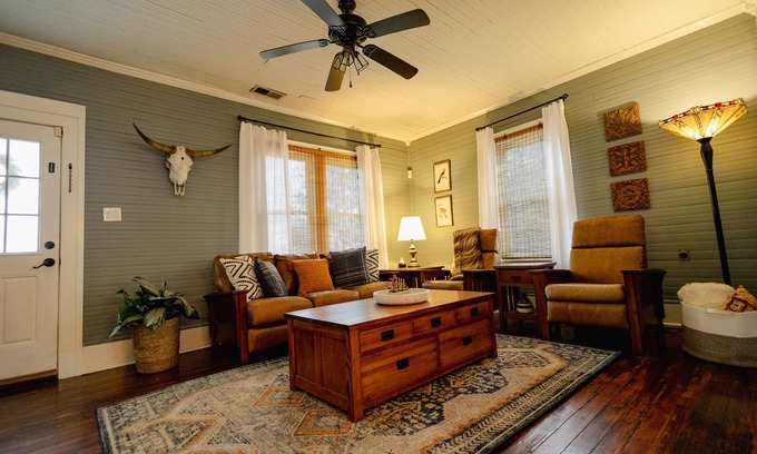 Waynesville Casa | 1920s Cottage- Walk to Downtown Waynesville and Hazelwood Village. Pet-Friendly!