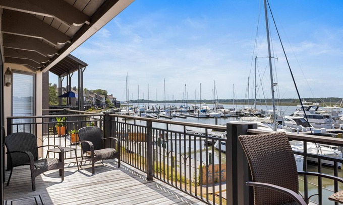 Bohicket Marina Village Condominio | 1922 Bohicket Marina: Incredible Marina Views, Community Pool Access