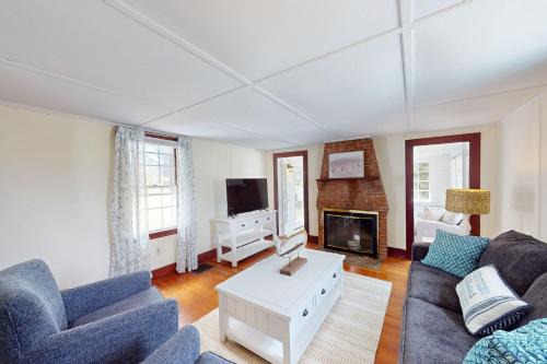 Bass River Casa | 1930s Guest House