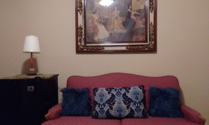 Monte Vista Casa | 1930s Rear Unit, 3 miles to DT, Walk 2 Trinity U, Private Entrance