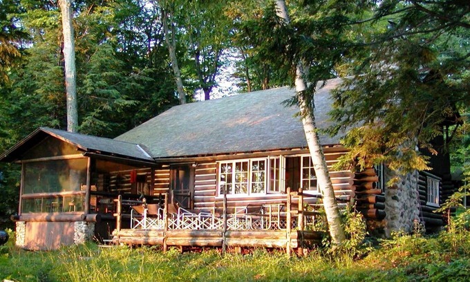 Glen Arbor Cabina | 1936 Lakefront Log Cabin - Historic Big Glen Lake Family Retreat Dunes Lakeshore