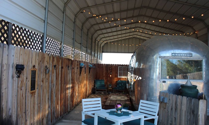 Paso Robles Casa | 1.964 Airstream Safari