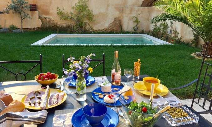 La Capelle-et-Masmolene Casa | XIXe CASA DE PIEDRA PROVENZAL CON PISCINA PRIVADA / JARDINES, A 10 MINUTOS DE UZES