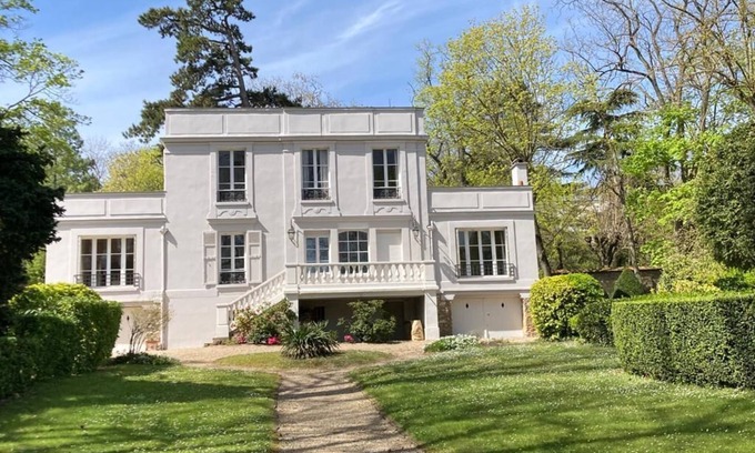 Andresy Casa | 19th century mansion short term rental near Paris