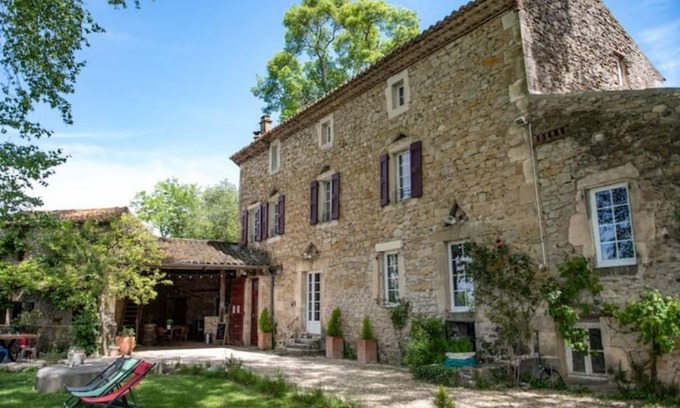 Rochegude Cabaña | 19th century mill, 🐴ponies, swimming pool, countryside, chickens🐔