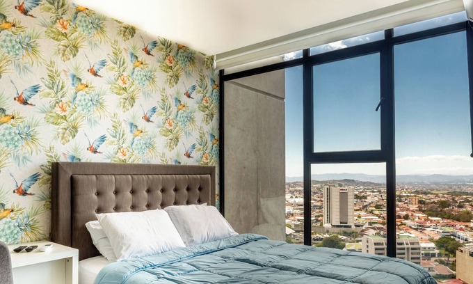 Rohrmoser Apartamento | 19th floor, Luxe & Tropical with spectacular view