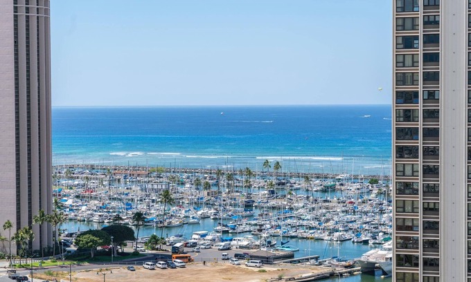 Ala Moana Condominio | Piso 19! ¡Vista al océano! Hotel Type Ala Moana Condomium! (AH917)