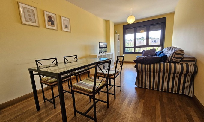 Distrito Oeste Apartamento | 1A106 Amplio y cómodo apartamento