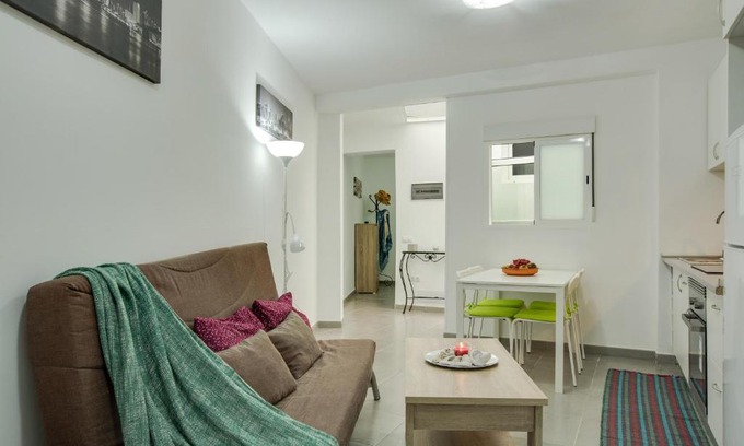 Vecindario Apartamento | 1b Srv
