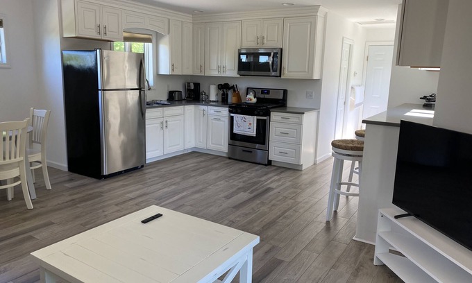 Hampton Bays Cabaña | 1Bd, 1.5Ba Cottage with Waterviews in Hampton Bays