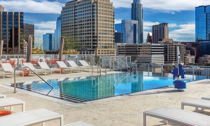 Civic District Complejo | 1BD/Austin - Rooftop Pool & Firepit, BBQ!