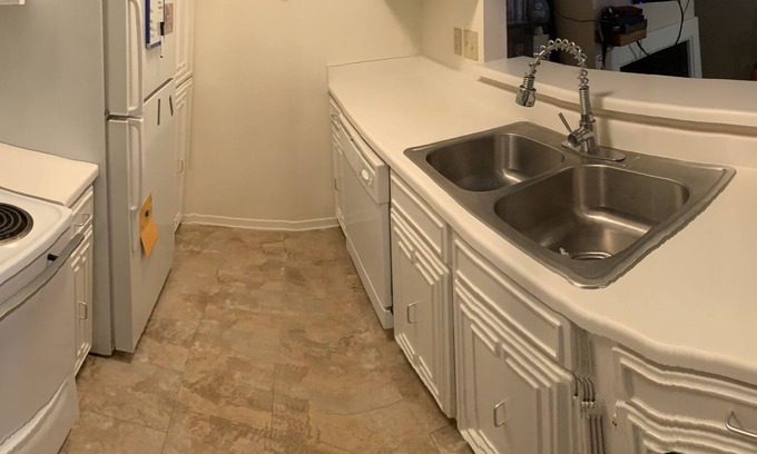 Barton Hills Apartamento | Unidad 1BD / BA, accesible a pie hasta Barton Springs / Zilker, corazón del centro