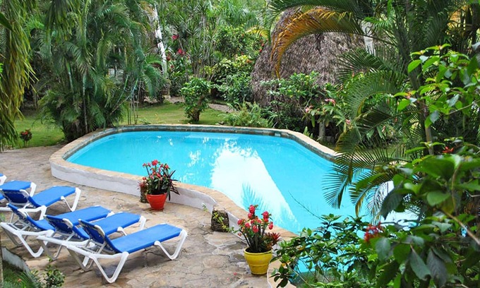 ProCab Apartamento | 1BD condo in lush tropical settings, near shops/beach/restaurants