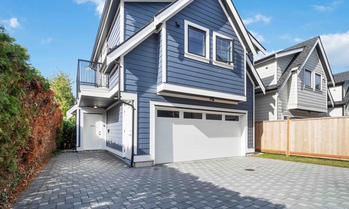 Delta Casa | 1BD Cute Coach Home B in Delta!