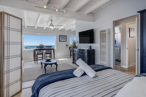 Mission Beach Casa | 1Bd Ocean Waves Surf Parking