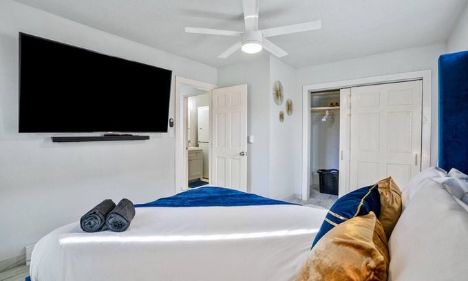 University Heights Apartamento | 1bd1ba Apartment 6min drive to UNM Hospital 5min drive to Presbyterian Hospital.