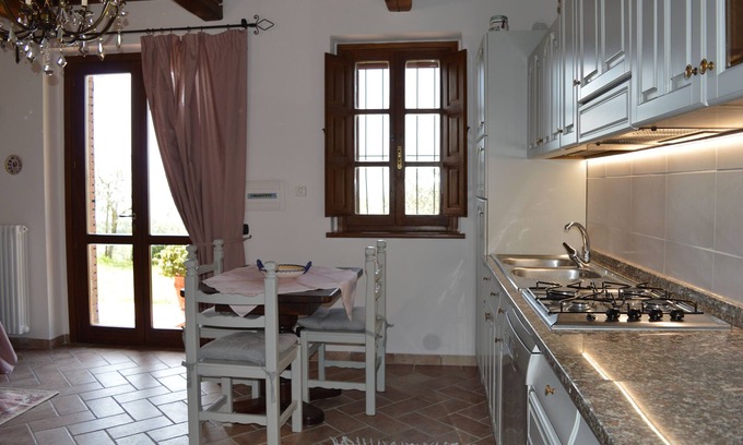 Lisciano Niccone Casa | Piso de 1 hab. En villa con fantásticas vistas al lago Trasimeno y piscina
