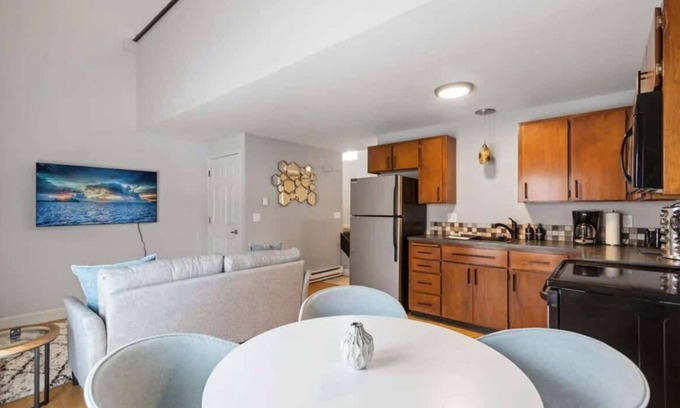 South Perry District Casa | 1bdrm townhouse in Perry District