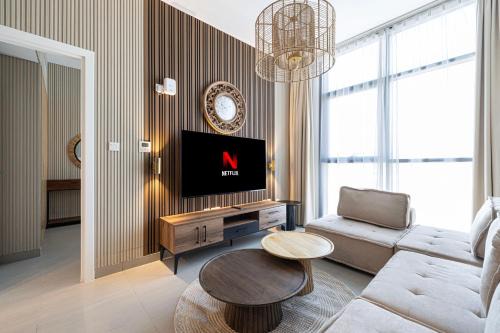 Sharjah Apartamento | 1BHK Sharjah Luxury Apartment - Designer Den