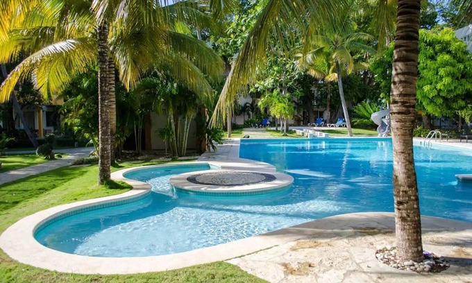 La Esplanada Apartamento | 1BR/1BA Beachside condo: Savor poolside living with parking included