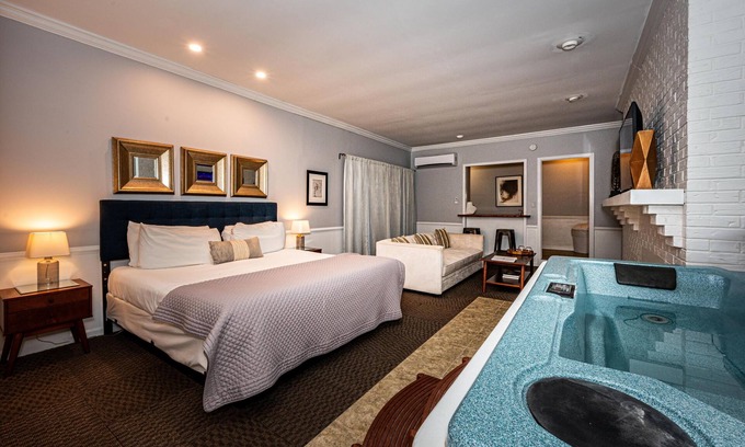 Nashville Hotel | 1BR, 1BA Luxury Hot tub Suite