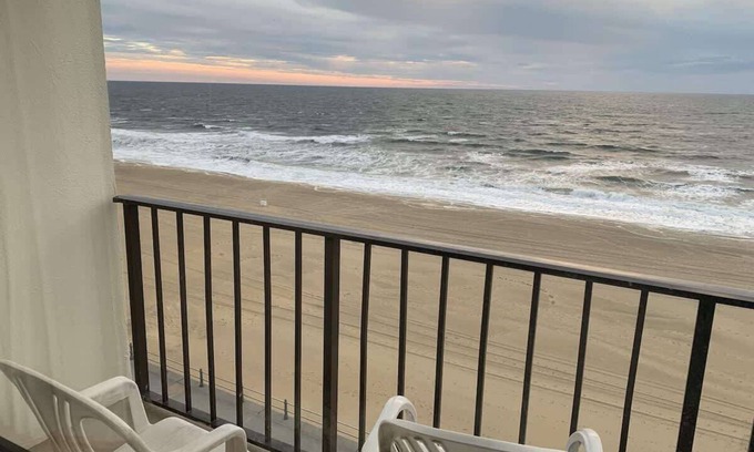 Virginia Beach Condominio | 1BR Boardwalk Stay / Ocean Views