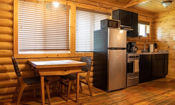 Pagosa Springs Casa | 1BR Cabin, High Creek Lodge & Cabins, Outdoor Hot Tubs & Skiing