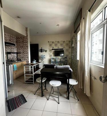Pio del Pilar Apartamento | 1BR-corner unit at Laureano di Trevi Makati