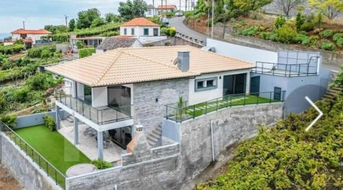 Estreito da Calheta Casa | 1BR House - Garden & Hot Tub - Estreito da Calheta