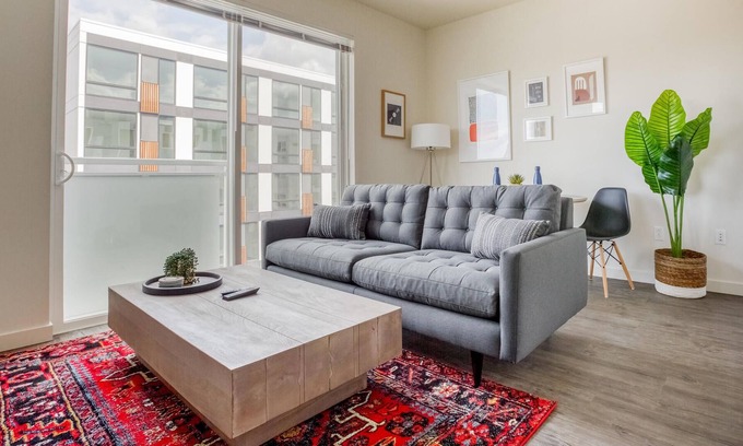 Downtown Apartamento | 1BR in Redmond with On-Site Amenities