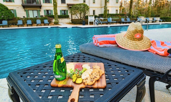 St. Augustine Condominio | 1BR King bed-private balcony-luxury-laundry in unit-pool-hot tub-fitness ctr