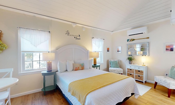 Lower Township Casa | 1BR King Bed Sofa Bed Sleeps 4 POOL - 11