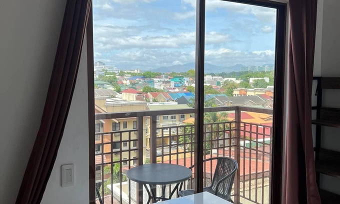 Matandang Balara Condominio | 1BR near Diliman W/Cable Wifi YouTube and Netflix