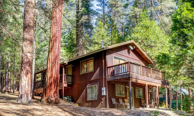 North Wawona Cabina | La cabaña de Cecil: ¡ponte a trabajar!