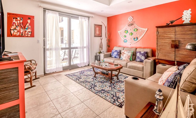 Barrio Los Villalobos Apartamento | 1st-floor apt with fast WiFi, patio, grill, outdoor pools, pool spa, beach views