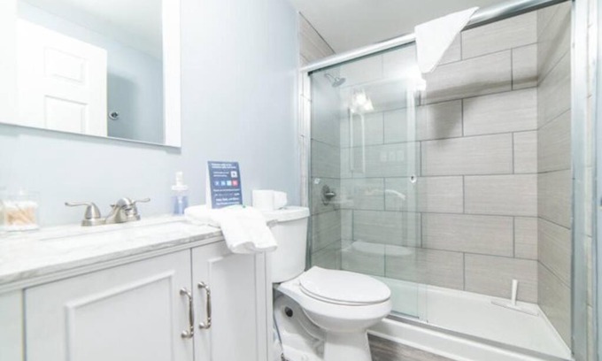 Central Northside Apartamento | 1st Floor - Free Parking - Washer & Dryer - AGH