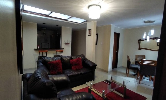Santiago de Surco Apartamento | 1er piso apto en zona segura en Surco a 20 minutos del parque Kennedy Miraflores