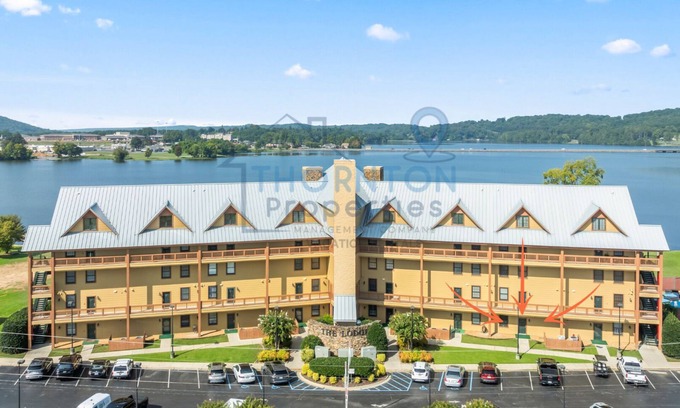 Guntersville Condominio | 1st level unit w/communal pool @ Lake Guntersville