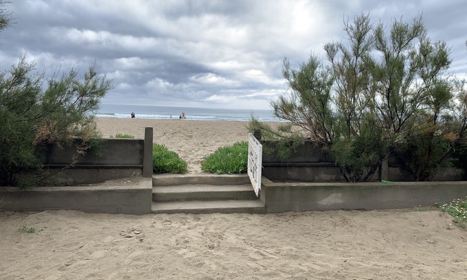 Carnon-Plage Apartamento | 1st line ground floor apartment, feet in the sand
