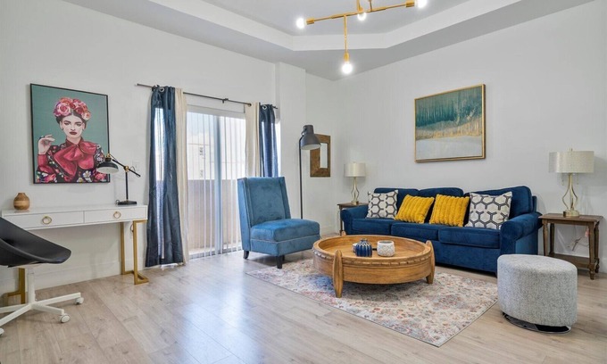 Flagami Condominio | 2/2 1/2 Miami 10 Mins to Miami Airport 423