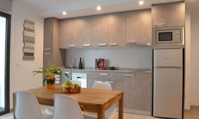 Centro de Roses Apartamento | 2.2 NUEVO en centro ROSES con WI-FI, AC y TV sat a 60 m MAR