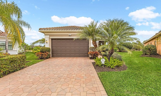 Naples Casa | 2/2 with Den in Riverstone Community in Naples!