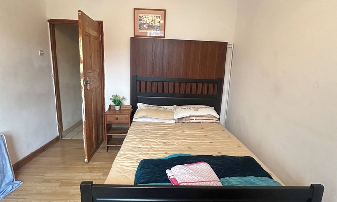 Slough Casa | 2/3 bedroom ground floor flat in the centre of Slough close to rail/bus London