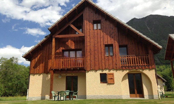 La Chapelle-en-Valgodemard Chalet De Esquí | 2/4-person apartment in a ground-floor chalet + Terrace + Swimming pool