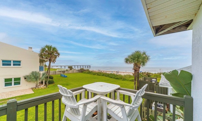 St. Augustine Beach Cabaña | 2.5 15th Street - The Bailey Bungalow