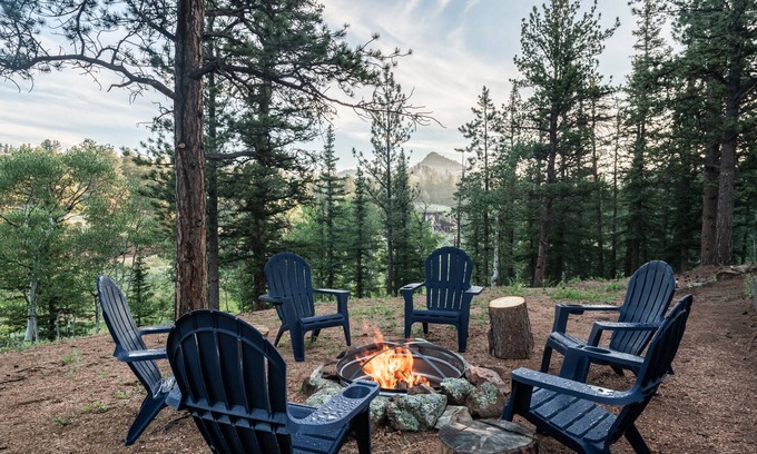 Florissant Cabina | 2.5 Acre Mountain Cabin Retreat w/Sauna + Firepit