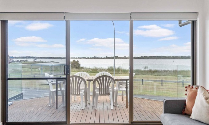 Goolwa South Casa | 2/57 Barrage Road - Spinnaker river view